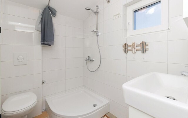 Awesome Home in Zdrelac With Wifi and 4 Bedrooms