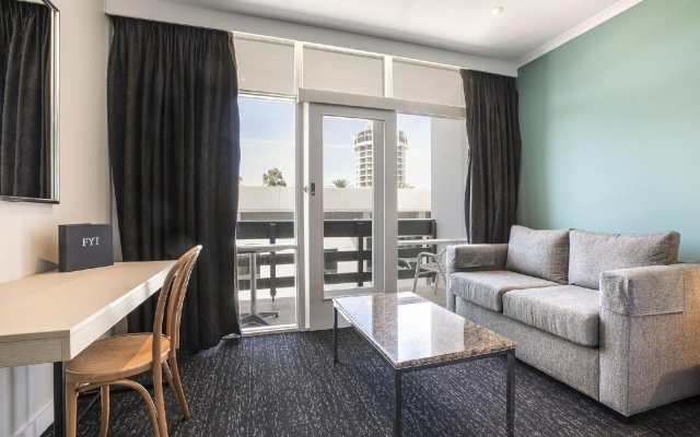 Nightcap at Watermark Glenelg – Guest Rooms – Adelaide