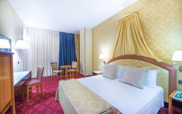 Admiral Art Hotel