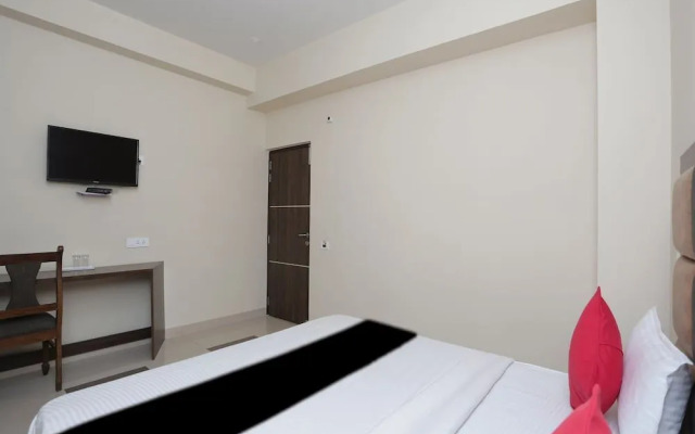 Golden Leaf By OYO Rooms