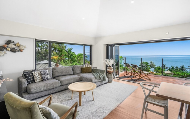 Belle Escapes - Trinity Blue Ocean View Home