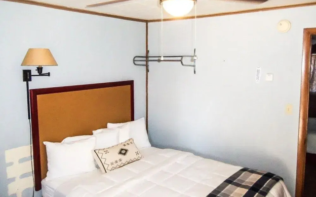 The Gold Pan Motel