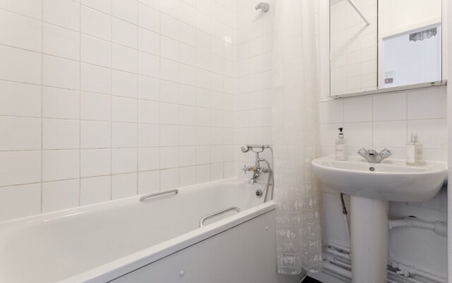 Stylish 1 Bedroom Flat In South Kensington