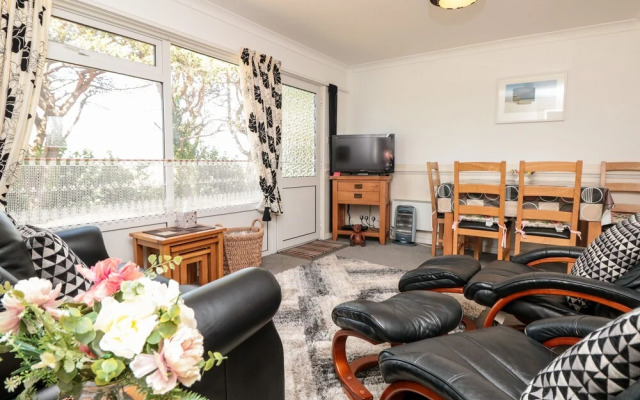235 Norton Park