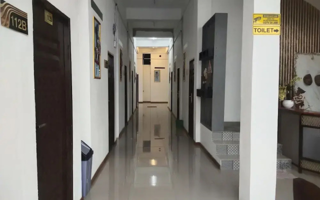 OYO 93990 Guest House Maria