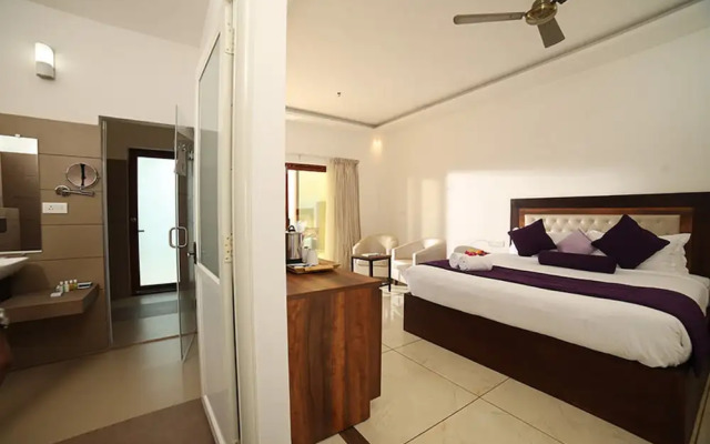 Contour Island Resort and Spa