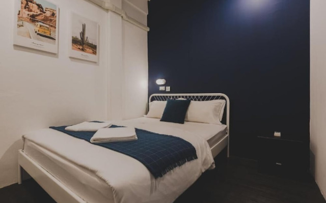 White Wall Poshtel - Hostel
