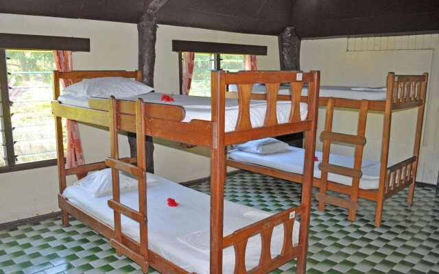 Ratu Kini Backpackers & Dive Resort