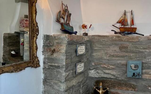 Casa Bianca of Kea