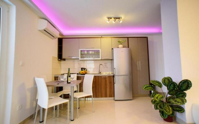 Lara Apartments
