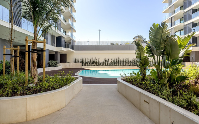 Modern Lisbon W/ Balcony Pool II