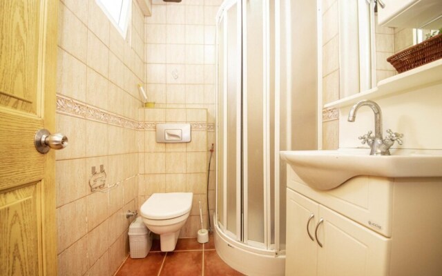Villa in Bodrum With Shared Pool and Backyard