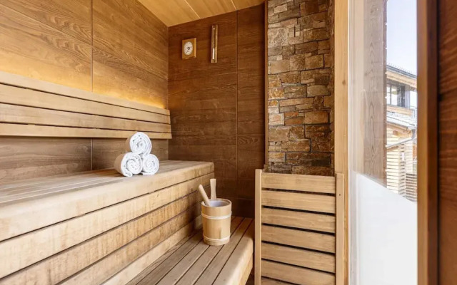 Chalet With Panoramic Sauna