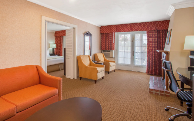 Holiday Inn Laguna Beach