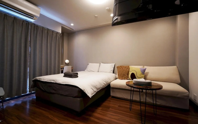Penthouse 1-bedroom Flat in Hiroo Shibuya