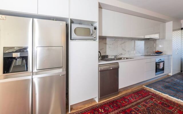 Lovely 1 Bedroom Apartment Close To CBD