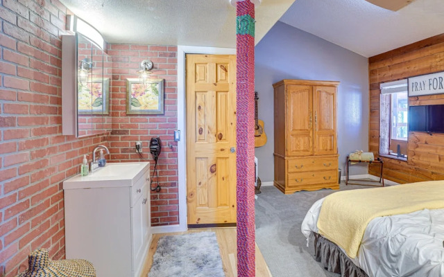 Charming Brian Head Condo Rental w/ Ski Shuttle!