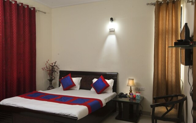 OYO 530 Hotel Azhan Residency