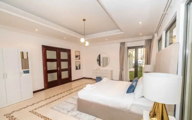 LUX The Luxury Sunny Shores Palm Villa