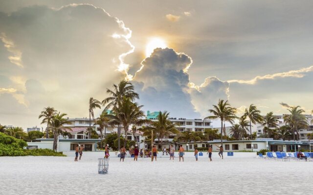 Hilton Miami Airport Blue Lagoon