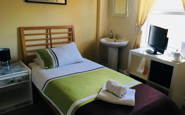 Bentons Guest House