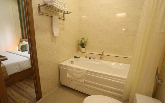 Thuy Sakura Hotel & Serviced Apartment