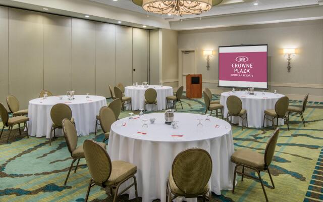 Crowne Plaza Charleston Airport - Conv Ctr by IHG