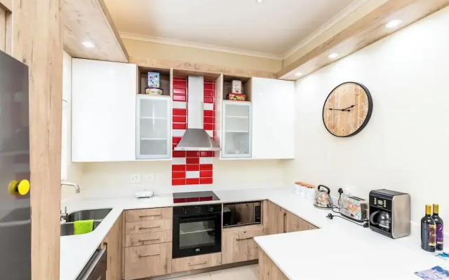 Modern Executive Unit