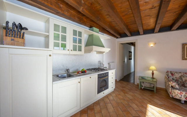 Liano Orchidea -terrace & Parking