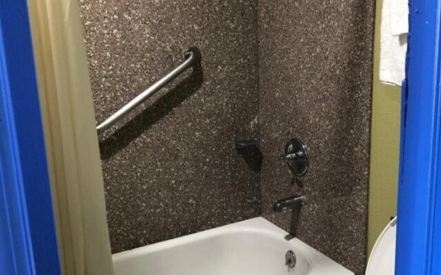 Gateway Motor Inn