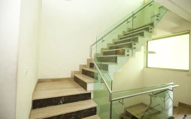 OYO Rooms Cyber City Oakwood