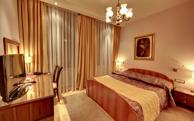 Hotel Majestic - Image 6