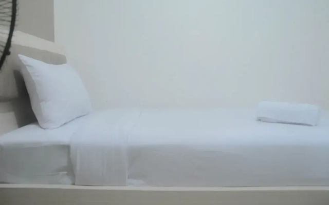 Comfort Living 2Br Room At Bassura City Apartment
