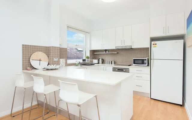 Central Bondi Apartment New H321