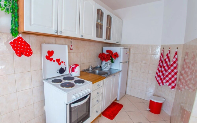 Apartment Red