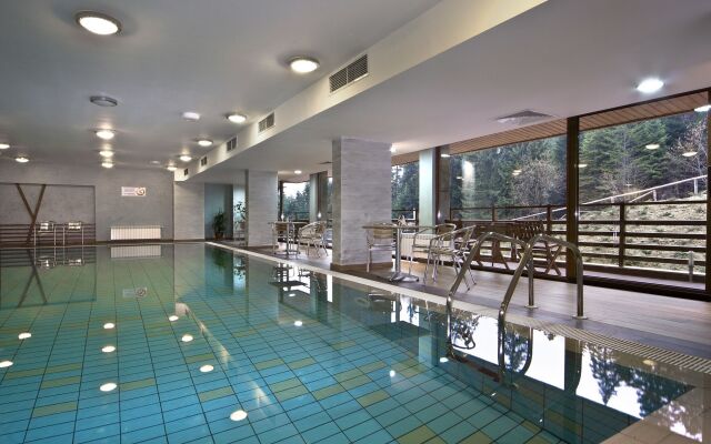 Yanakiev Club Hotel