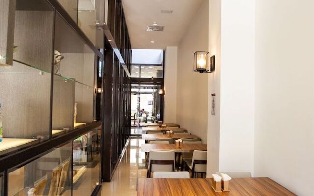 Su's Traveller Abode