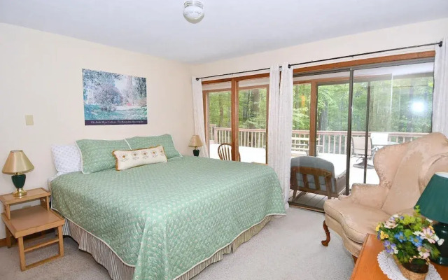 Dogwood Knoll - Wooded Escape