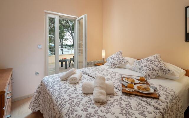 Awesome Home in Sibenik With Wifi and 3 Bedrooms