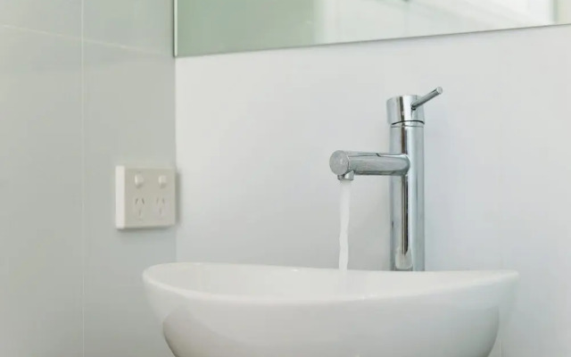 Emerald Studio Room 1 Seagrass Circuit