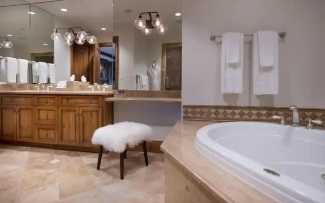 Bachelor Gulch Ritz-carlton 2 Bedroom Mountain Residence With Ski in, Ski out Access, Hot Tub, and Full Service Spa