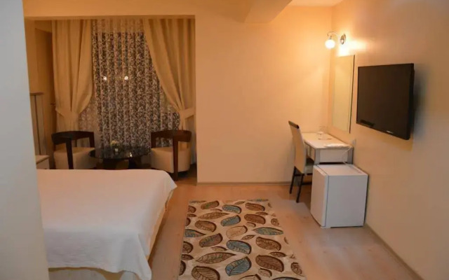 Remay Hotel