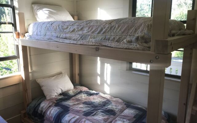 Wolf Creek Inn & Tavern