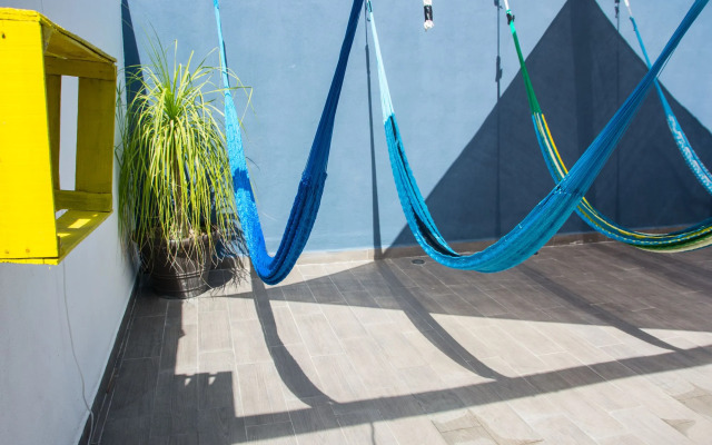 Papaya Apartment by Andiani