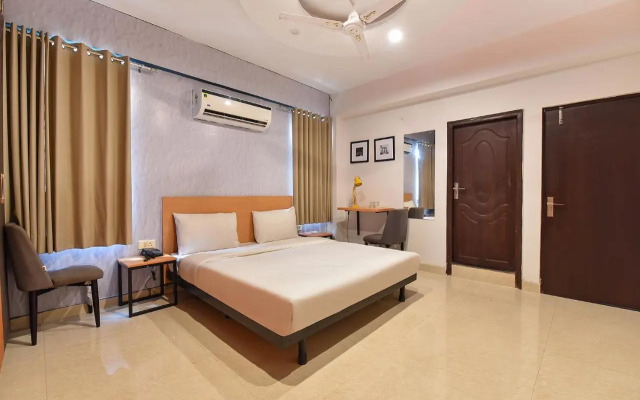 Fabhotel Rushank Palace