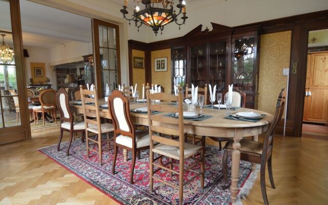 Ravishing Holiday Home in Ronse With Sauna