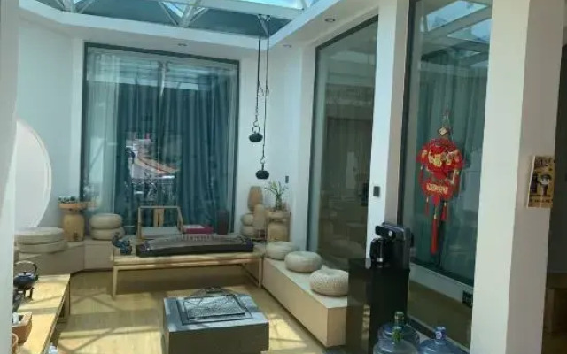 Aishe Honeymoon Seaview Inn