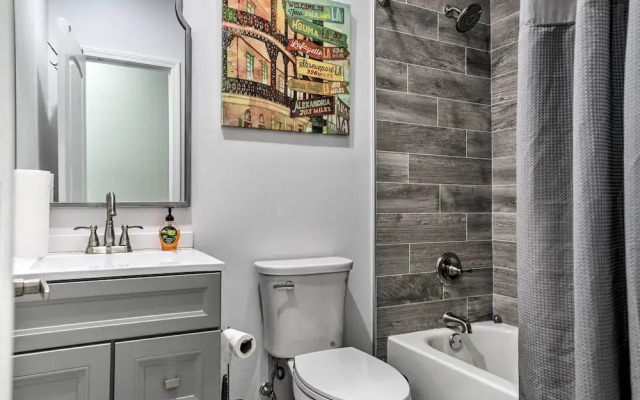 6 Mi to French Quarter: Modern New Orleans Gem