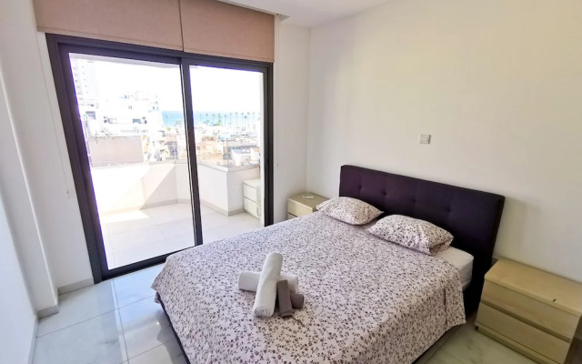Sunny Daze Seaview Apartment