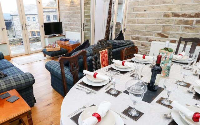 Long Ing Farm, Holmfirth